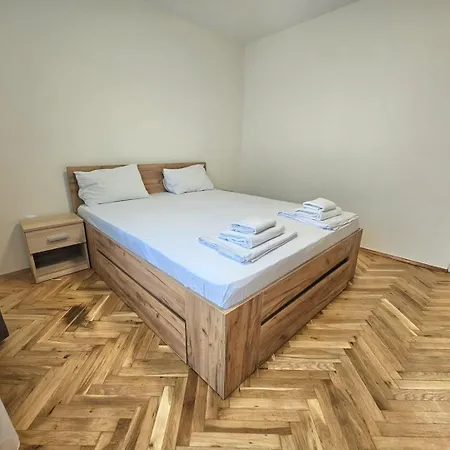 Апартамент Grand Oborishte Варна